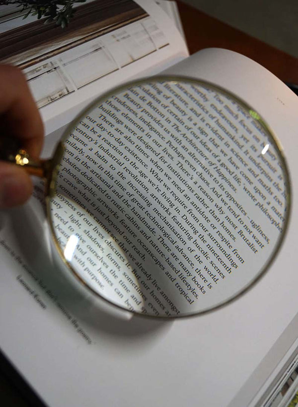 Magnifying glass - dark